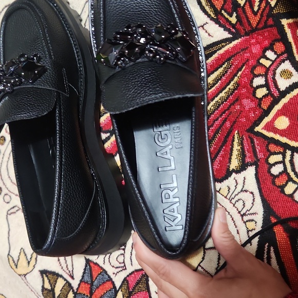 Shoes - Picture 2 of 6